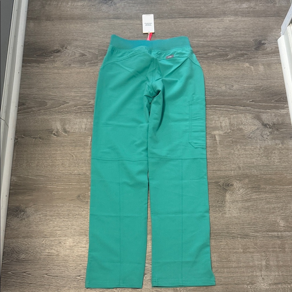 FIGS NWT cargo scrub pants - Picture 5 of 5